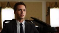 Mike's first meeting with Harvey | Image via Netflix